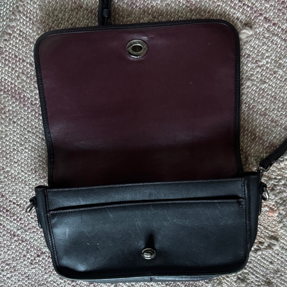 Coach Black Leather Crossbody Bag with Silver-Tone Turnlock - Picture 3 of 7